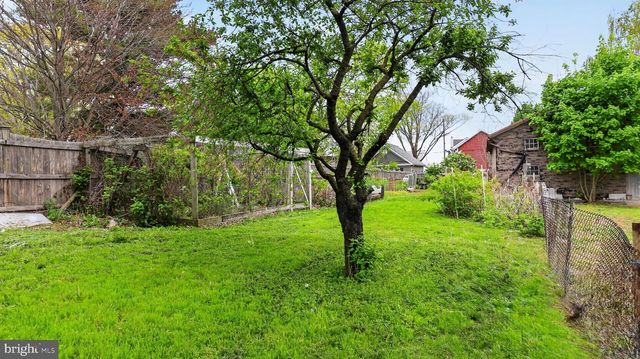 40 QUEEN RD, Intercourse, PA 17534