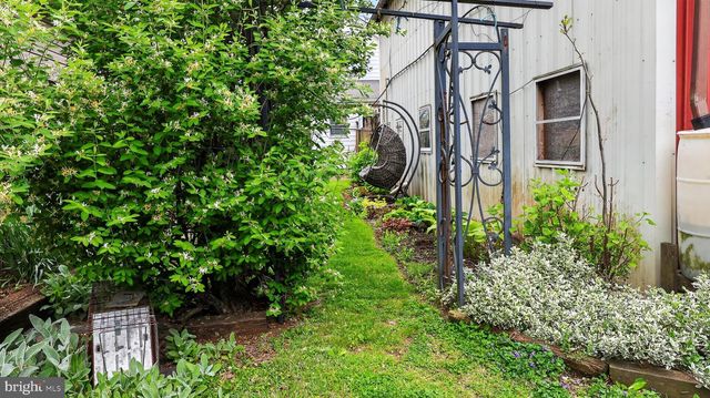 40 QUEEN RD, Intercourse, PA 17534