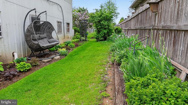 40 QUEEN RD, Intercourse, PA 17534