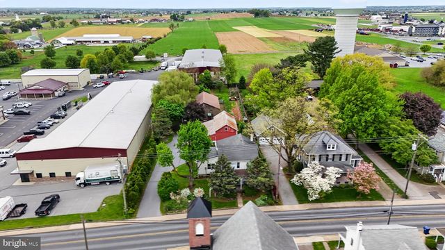 40 QUEEN RD, Intercourse, PA 17534