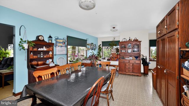40 QUEEN RD, Intercourse, PA 17534