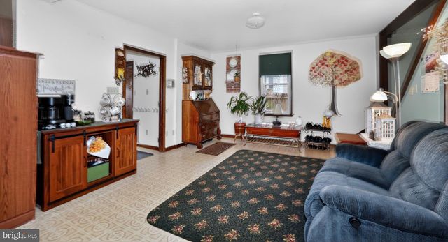 40 QUEEN RD, Intercourse, PA 17534