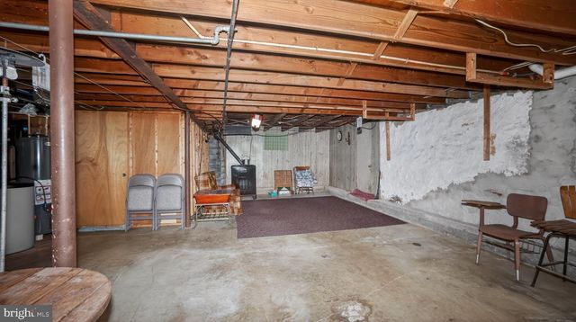 40 QUEEN RD, Intercourse, PA 17534
