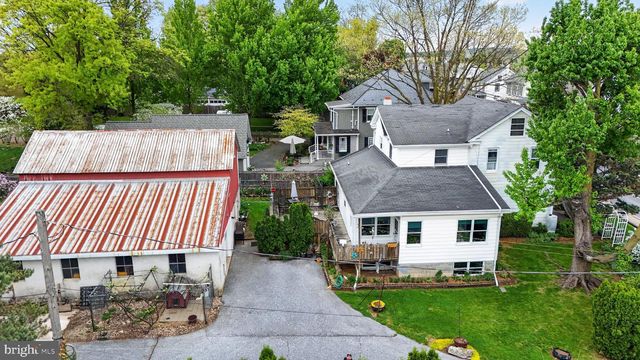 40 QUEEN RD, Intercourse, PA 17534