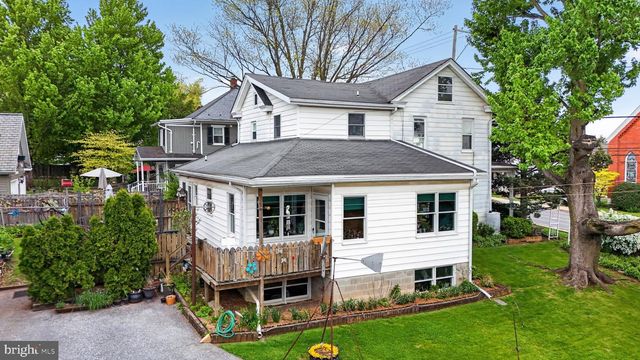 40 QUEEN RD, Intercourse, PA 17534