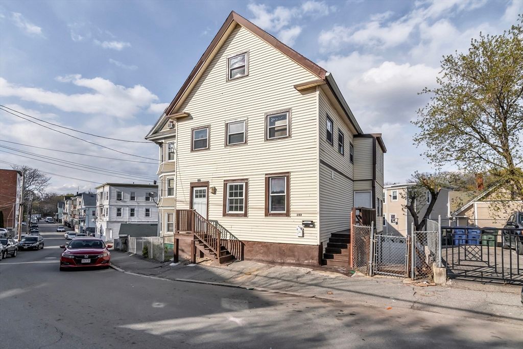 153 Union St B, Lawrence, MA 01841