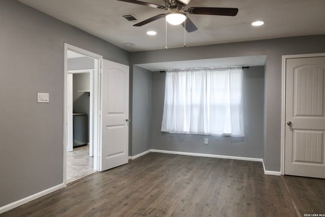 75 STOREYWOOD DR, San Antonio, TX 78213
