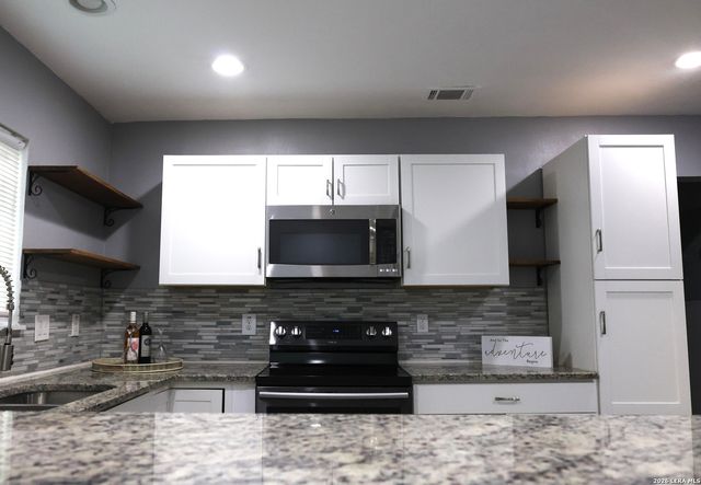 75 STOREYWOOD DR, San Antonio, TX 78213