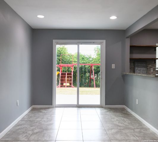 75 STOREYWOOD DR, San Antonio, TX 78213