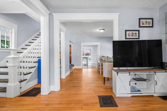 25 Wentworth Street, Plymouth, NH 03264