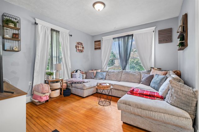 25 Wentworth Street, Plymouth, NH 03264