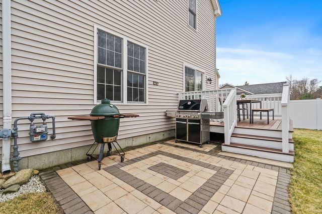 2 Northern Lights Way, Bellingham, MA 02019