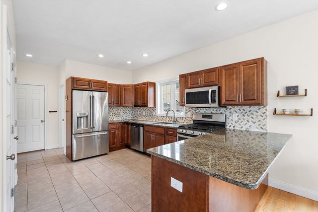 2 Northern Lights Way, Bellingham, MA 02019