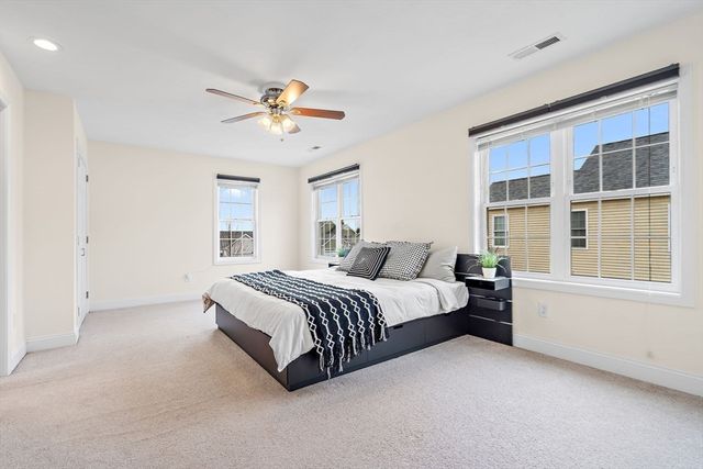 2 Northern Lights Way, Bellingham, MA 02019