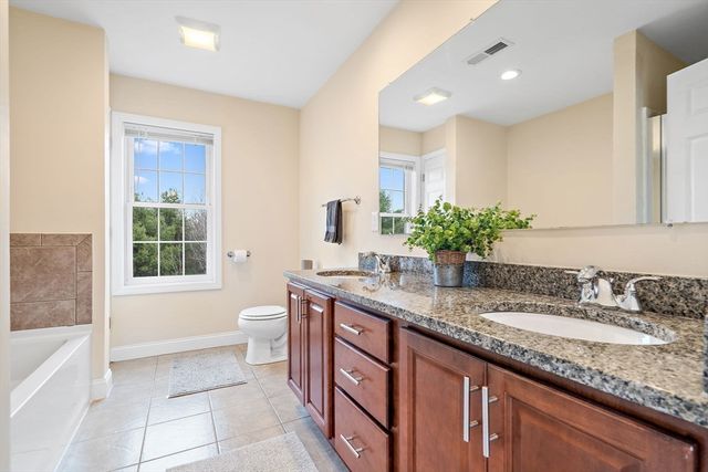 2 Northern Lights Way, Bellingham, MA 02019