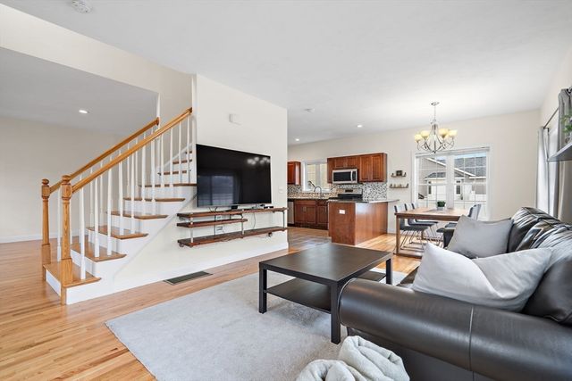 2 Northern Lights Way, Bellingham, MA 02019