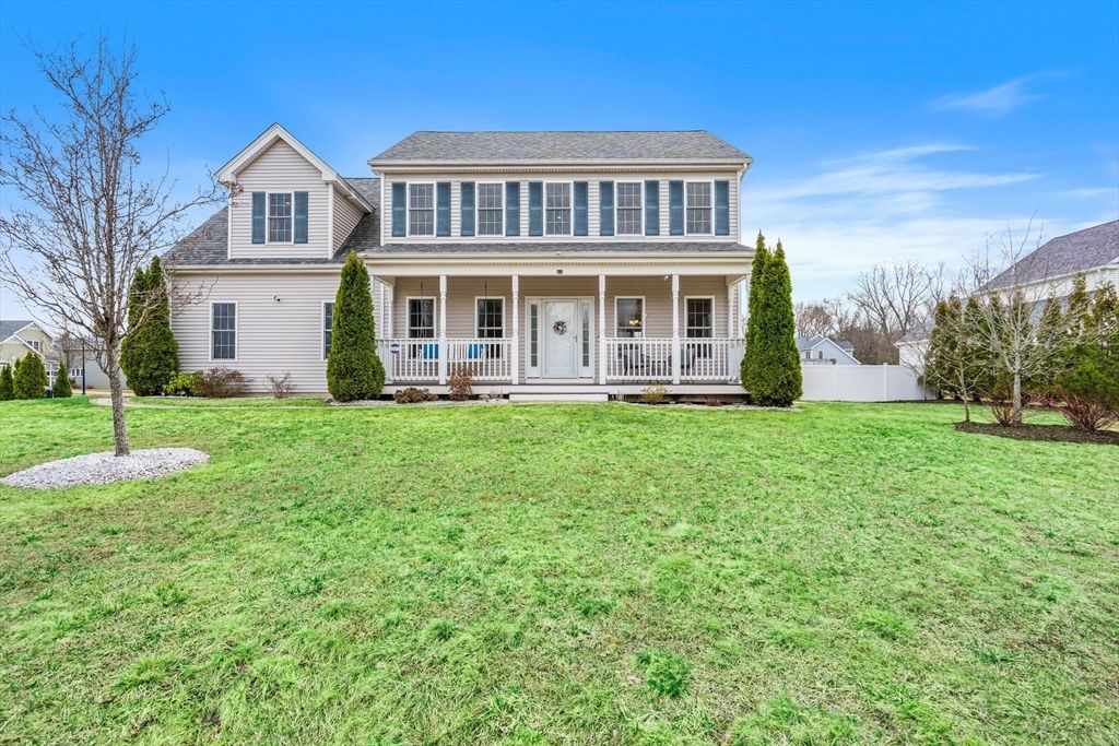 2 Northern Lights Way, Bellingham, MA 02019