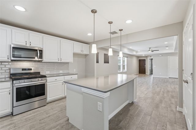 804 Freedom Lane, Little Elm, TX 76227