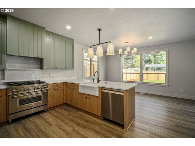 7532 Lennox Ln Ne, Keizer, OR 97303