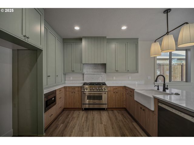 7532 Lennox Ln Ne, Keizer, OR 97303