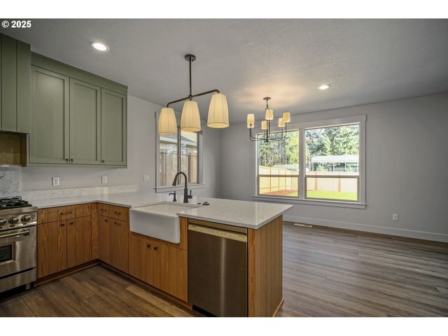 7532 Lennox Ln Ne, Keizer, OR 97303