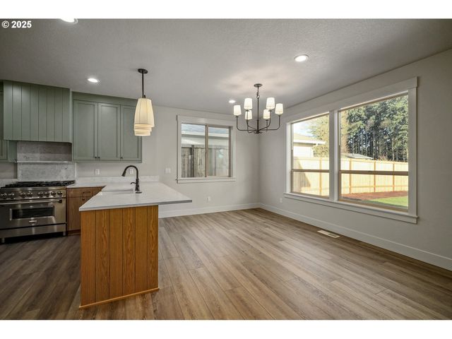 7532 Lennox Ln Ne, Keizer, OR 97303