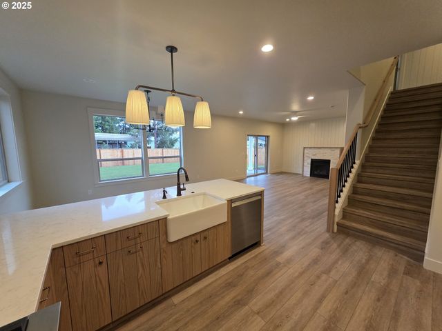 7532 Lennox Ln Ne, Keizer, OR 97303