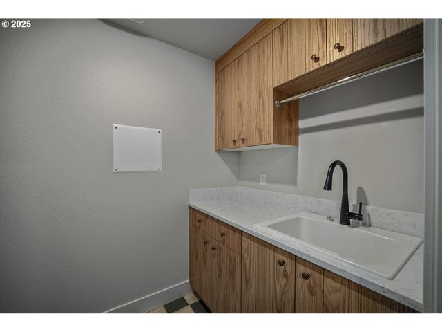 7532 Lennox Ln Ne, Keizer, OR 97303