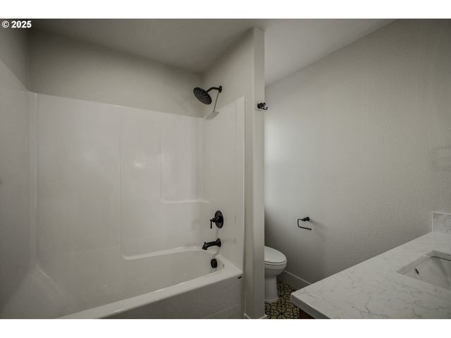 7532 Lennox Ln Ne, Keizer, OR 97303