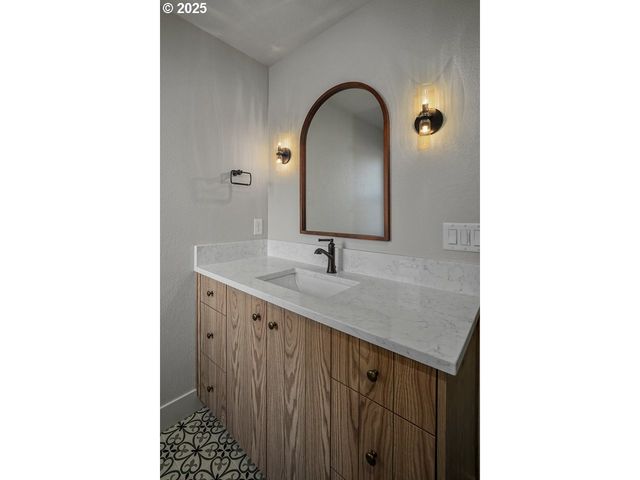 7532 Lennox Ln Ne, Keizer, OR 97303