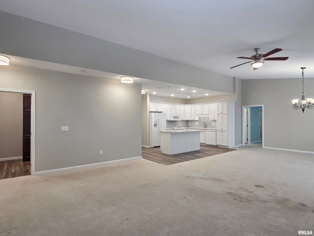 2592 MIDDLE Road, Bettendorf, IA 52722