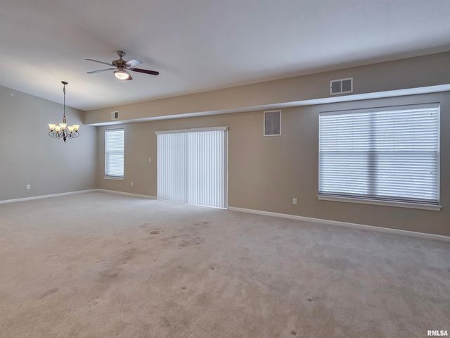 2592 MIDDLE Road, Bettendorf, IA 52722