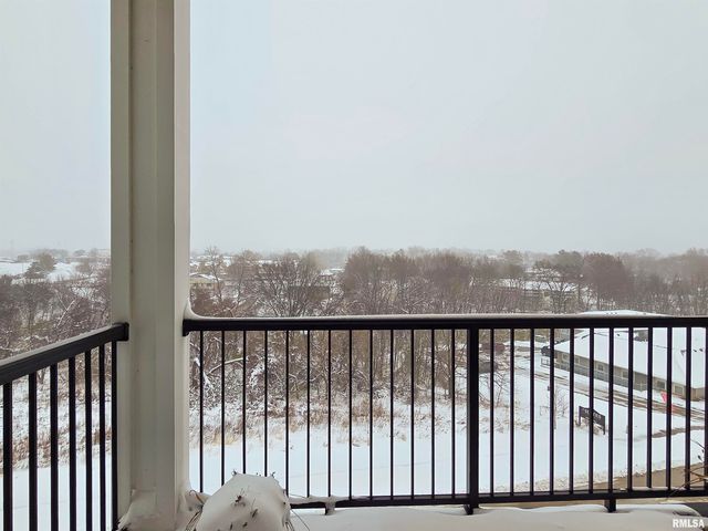 2592 MIDDLE Road, Bettendorf, IA 52722