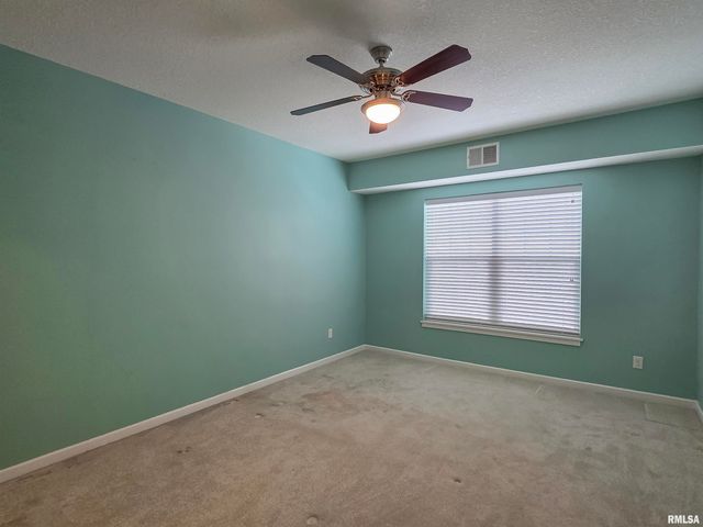 2592 MIDDLE Road, Bettendorf, IA 52722