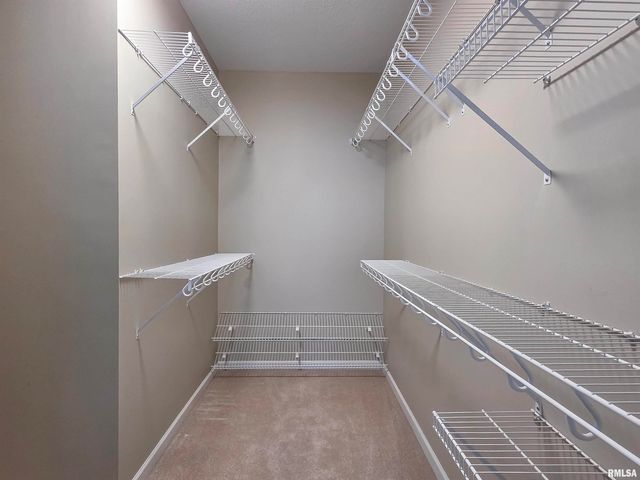 2592 MIDDLE Road, Bettendorf, IA 52722