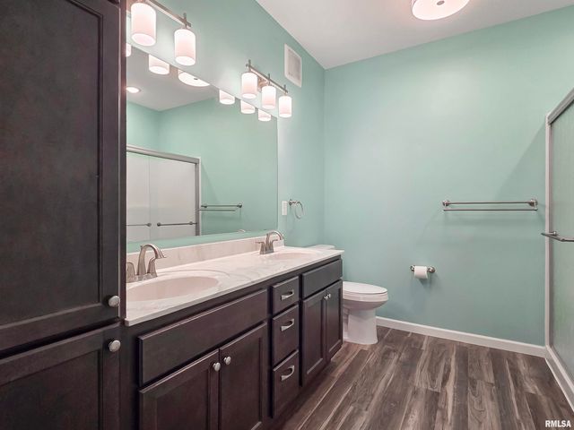 2592 MIDDLE Road, Bettendorf, IA 52722