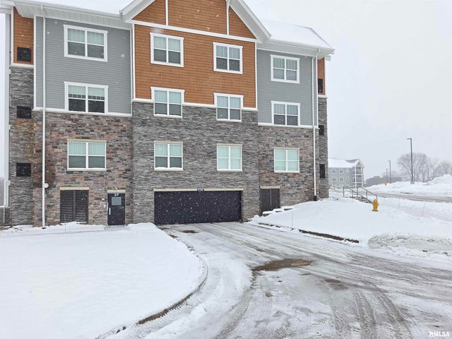 2592 MIDDLE Road, Bettendorf, IA 52722