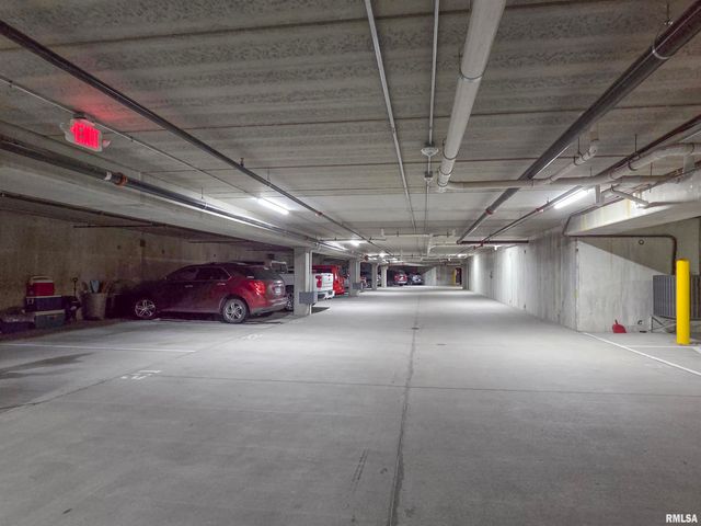 2592 MIDDLE Road, Bettendorf, IA 52722