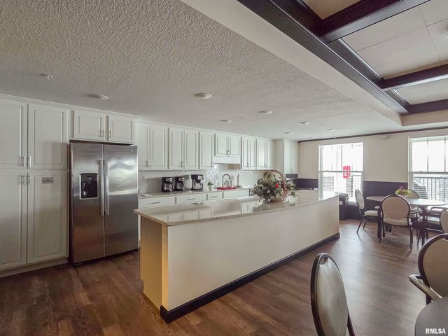 2592 MIDDLE Road, Bettendorf, IA 52722