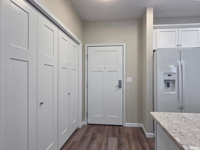 2592 MIDDLE Road, Bettendorf, IA 52722