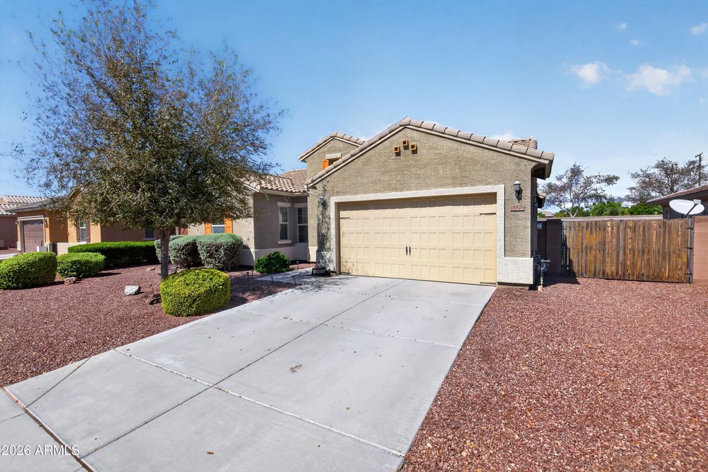 18576 W KENDALL Street, Goodyear, AZ 85338 — photo 2