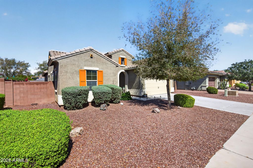18576 W KENDALL Street, Goodyear, AZ 85338 — photo 3