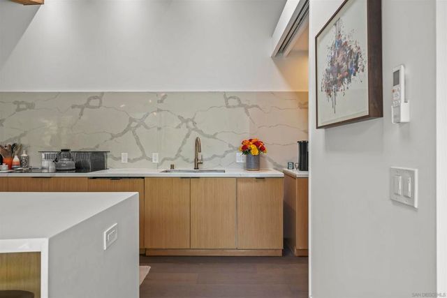 3784 8th Ave, San Diego, CA 92103