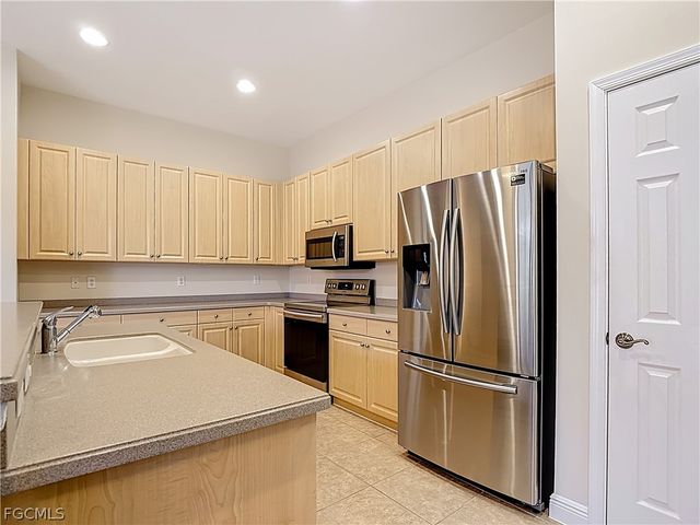 5710 Kensington LOOP, Fort Myers, FL 33912