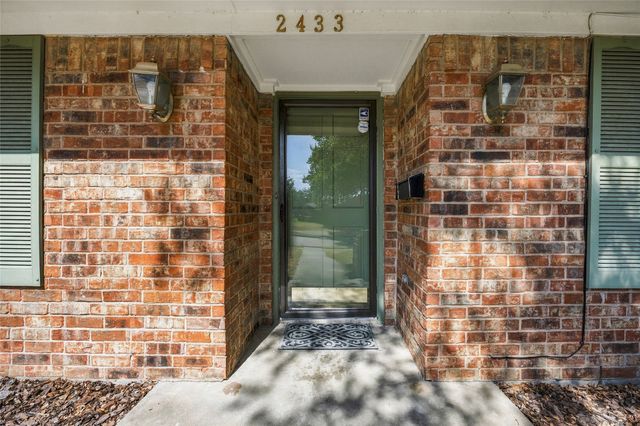 2433 Pinehurst Lane, Mesquite, TX 75150