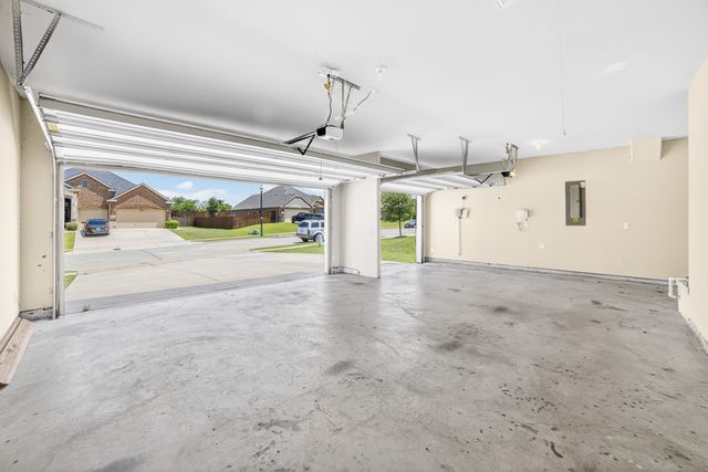 552 Winnetka Drive, Oak Point, TX 75068