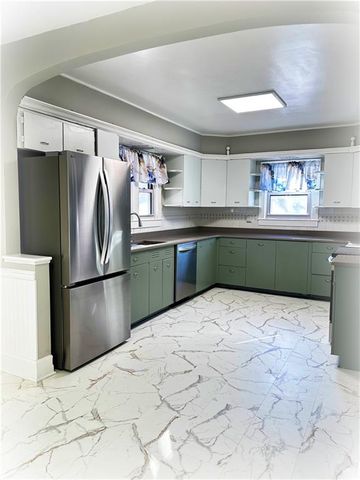 1438 Columbia Avenue, Leavenworth, KS 66048