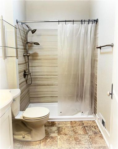 1438 Columbia Avenue, Leavenworth, KS 66048