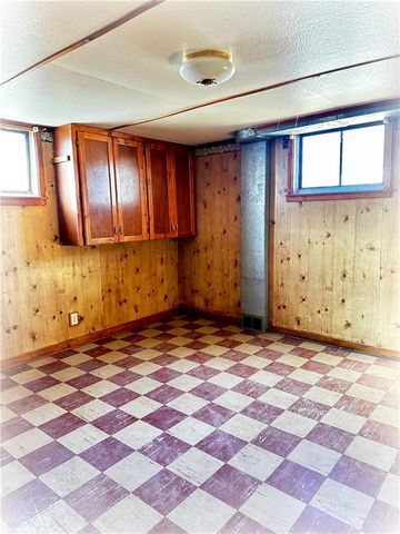 1438 Columbia Avenue, Leavenworth, KS 66048