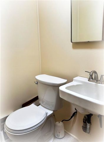 1438 Columbia Avenue, Leavenworth, KS 66048